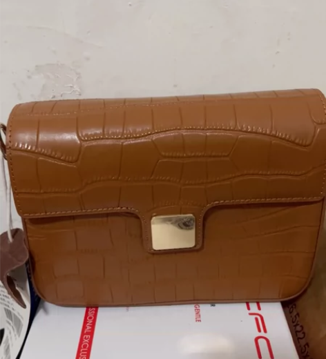 单肩包女，棕色 感兴趣的话点“我想要”和我...