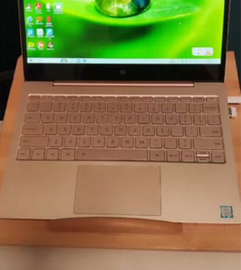 小米 AIR 笔记本，玫瑰金色 。价格可以...