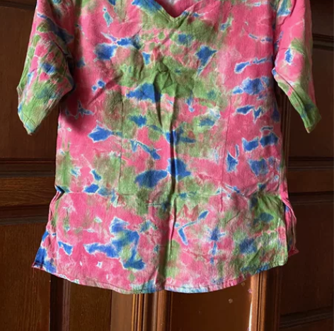 蜡染短袖上衣 景区大染坊购买 蓝与紫色配色...