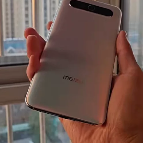 魅族17。8+256的，有面容有指纹。骁龙...