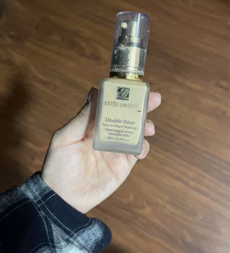 ?雅诗兰黛dw粉底液1w1 官旗入 剩一半...