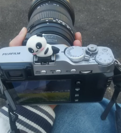 富士xe3 大学生自用，有轻微划痕，底座有...