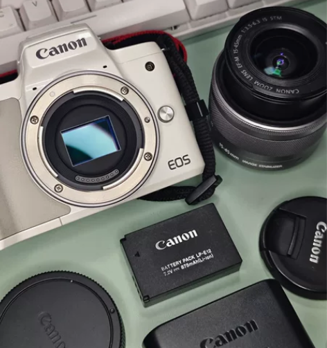 佳能m50 箱说全 日版kiss m 套机...