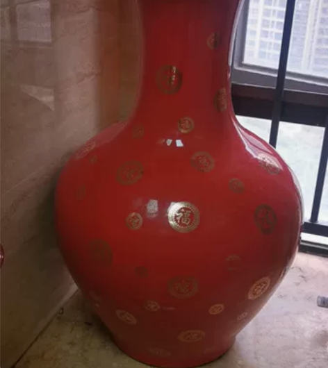 红色花瓶，高76cm.口径31cm 家里好...