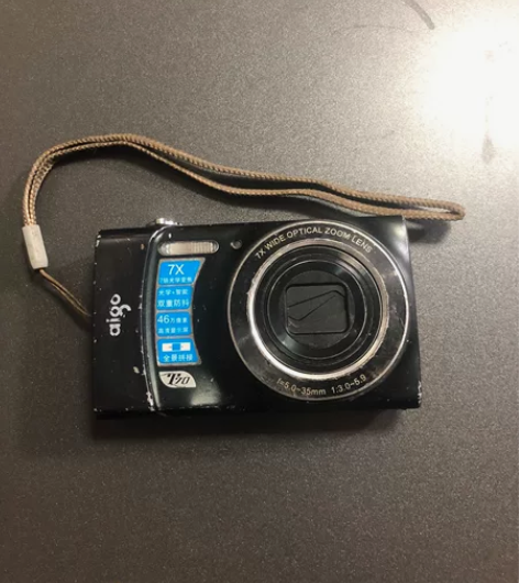 爱国者T70相机一台  小区里收的    ...