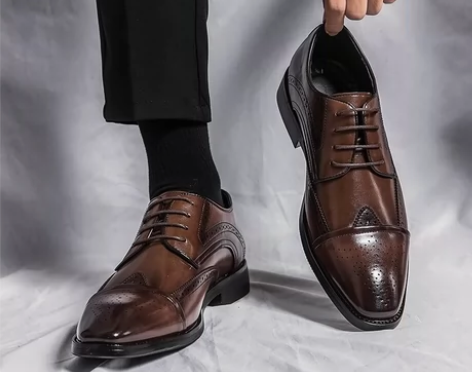布洛克皮鞋百搭穿过一次码数42 感兴趣的话...
