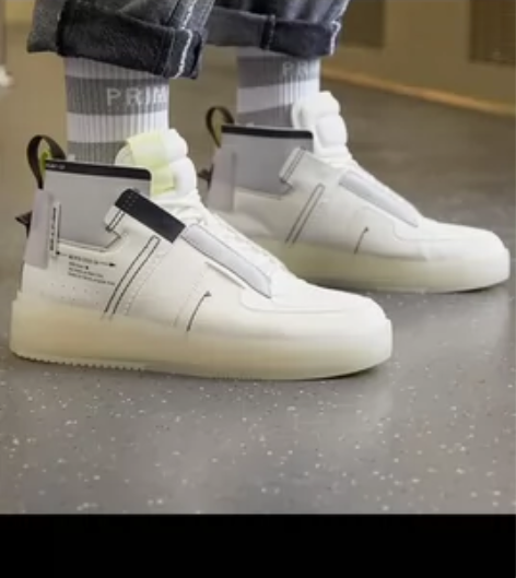 安踏高帮小白鞋  43码     得物现价...