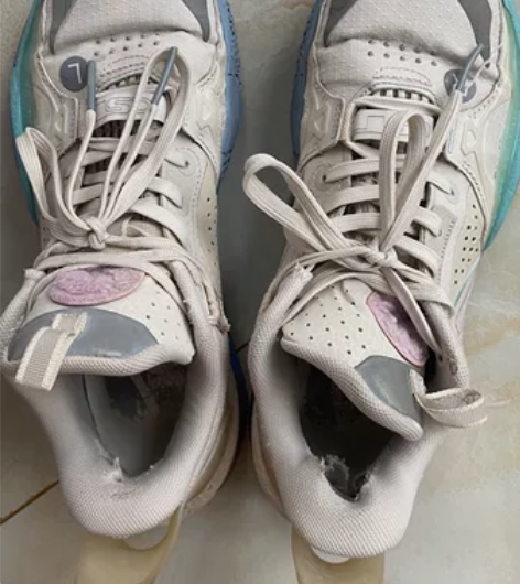 李宁全城10，内里鞋底有磨损，正品，39的...