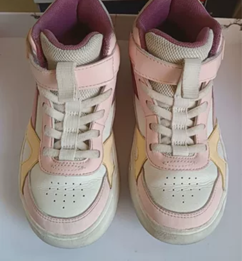 斐乐女童高帮魔术贴秋冬运动鞋30码，适合2...