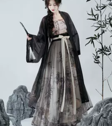 玉术宋抹 全新仅试穿 三件套 裙子外套有吊...