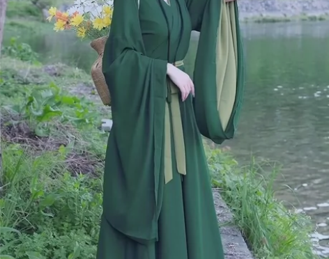 出一下这件呢，s码的呢～急用钱急出 上身温...