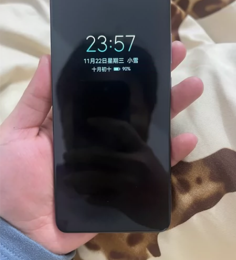 华为mate30，6+128，屏幕摔碎了一...
