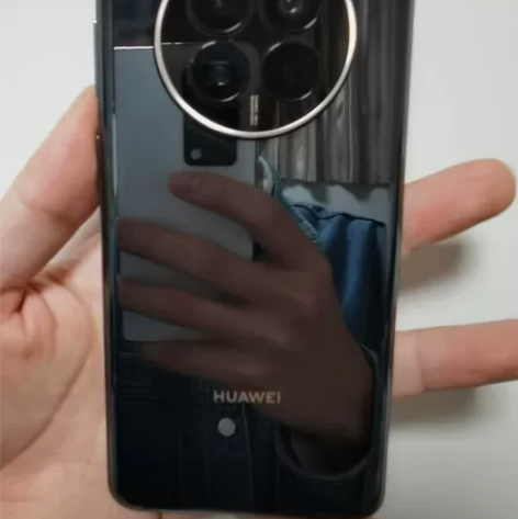 华为Mate 50，8+128  黑色  ...