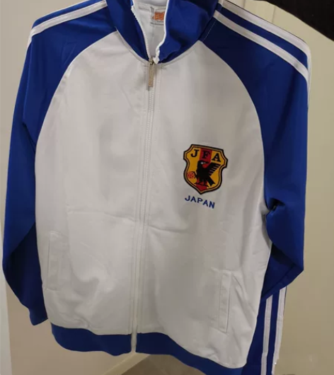 出一件足球小将南葛10号大空翼长袖复古卫衣...