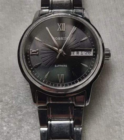 罗西尼电子女表，镜面干净无磨损，走时正常，...