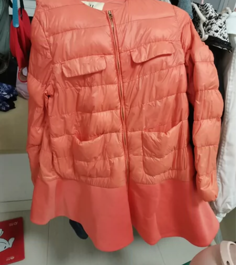 zll轻薄型羽绒服。 感兴趣的话点“我想要...