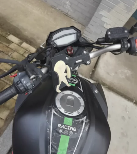 20年摩托鹏程牌，国产大蟒蛇  街车 发动机是宗申200cc...