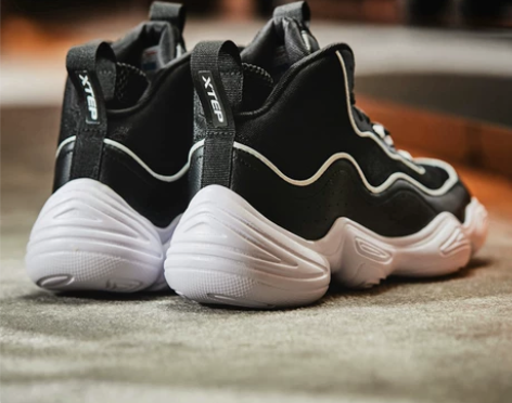 ?特步男鞋运动鞋男春季新款男士百搭休闲鞋正...