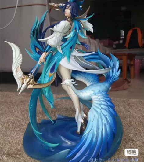 出  王者荣耀虞姬云霓雀翎手办 右手有点松...