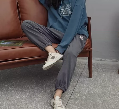 ?尔给休闲灰色运动裤女宽松束脚直筒日系盐系...