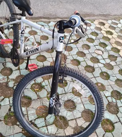 迪卡侬24寸自行车，刹车坏了但很好骑，20...