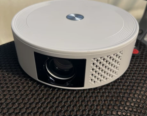 头脑发热买的极米坚果Z8用了2个月不到 家...