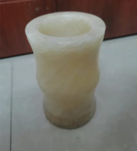 闲置大号玉石笔筒，玉摆件，文具收纳盒，便宜...