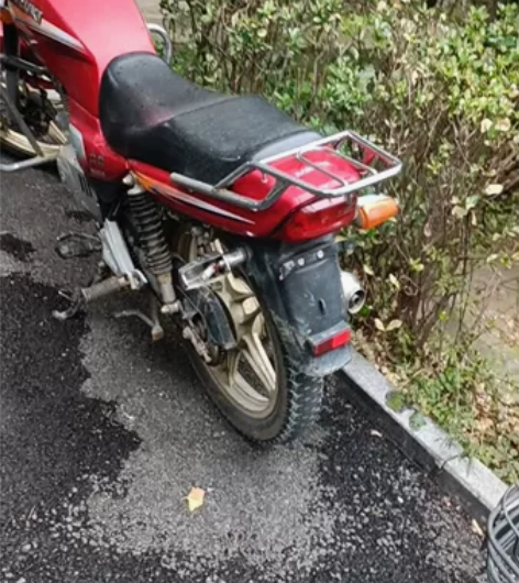 闲置铃木钻豹摩托车  成色八成新 感兴趣的...