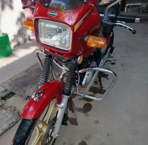 铃木钻豹摩托车,发动机没的说,无票,二手贩...