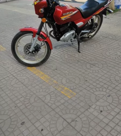 极品铃木钻豹125发动机小蜜蜂无拆修，不烧...