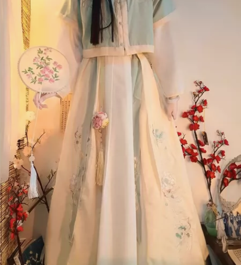 全新啊姊妹们[号外]夜子溪原创汉服坦领三件...