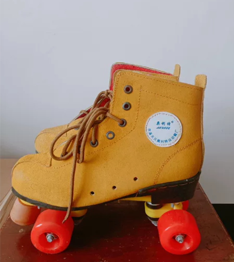 双排四轮溜冰鞋清仓理 材质:头层牛皮 透明...
