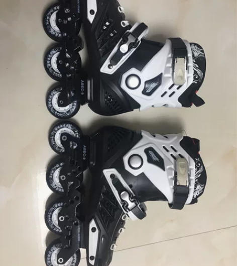 速滑鞋，旱冰鞋，博锐44码轮滑鞋，朋友送孩...