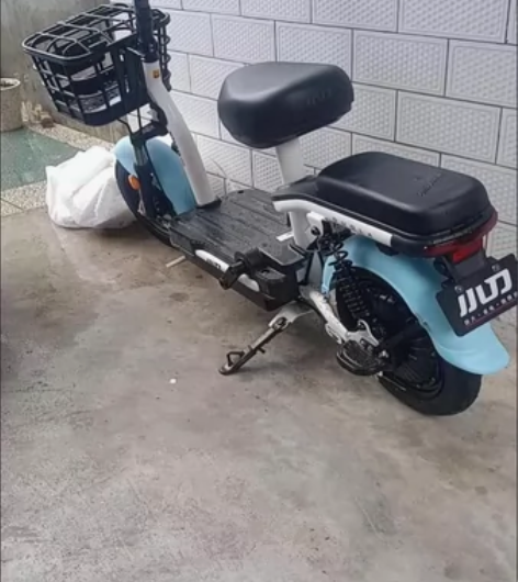 家用不要了学生电动车爱玛雅迪网红同款轻便电...