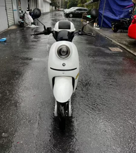 雅迪新国标电动车,颜值担当,品牌车子,好用...