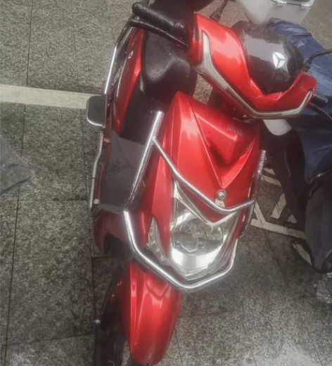 雅迪电动车，个人转，平时使用爱护，大锂电池...