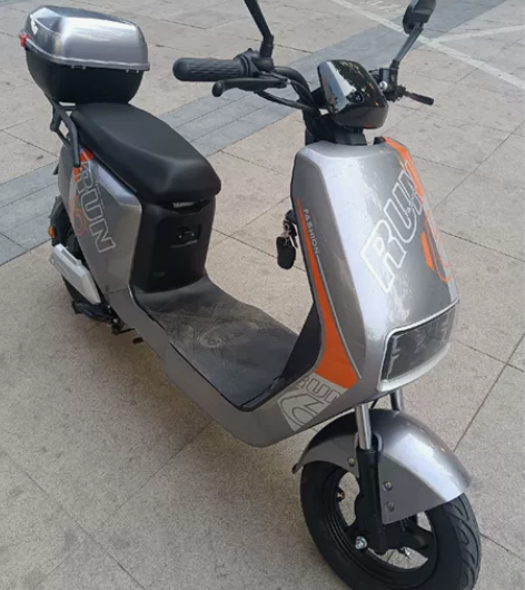 个人新买的电动车，因工作原因，便宜转让 刚...