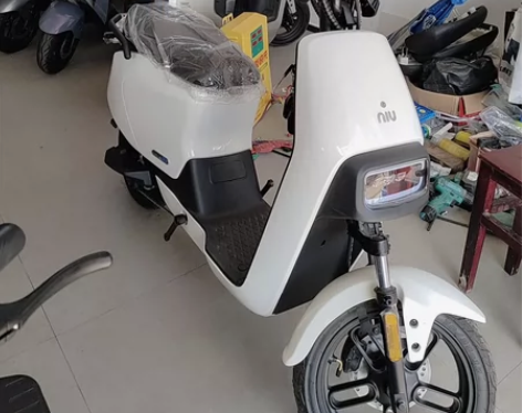 小牛特别动力版，安全可靠的磷酸锰铁锂电池，...