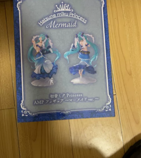 初音未来手办 盒子有点落灰 其他全新 配件...