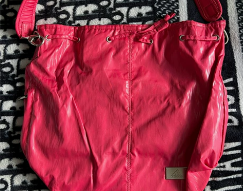 Adidas女士粉色 防水布 水桶包/健身...