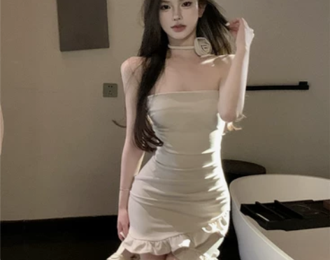 一字肩抹胸连衣裙女夏季气质花朵纯欲收腰荷叶...