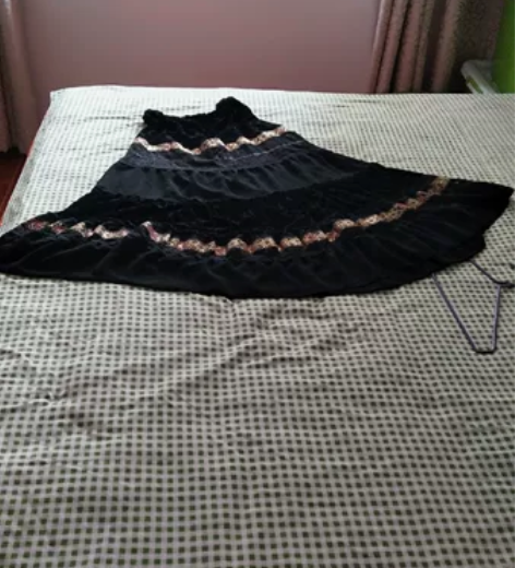 春!秋冬大摆裙，几乎全新，闲置转卖，潮流不...