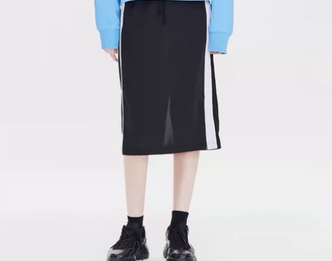 MOCO春季松紧腰杠条运动风半身裙,少了绳...