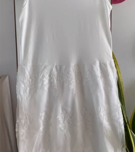 韩国春秋装精致绣花蕾丝吊带裙女莫代尔背心打...