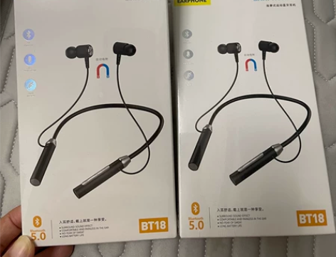 挂脖式双耳运动跑步无线耳机 全新，娃娃机夹...