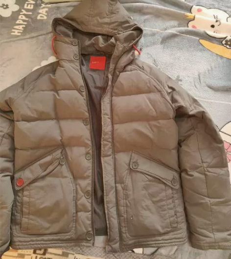 男士羽绒服，M码，白鸭绒，充绒量271克，...