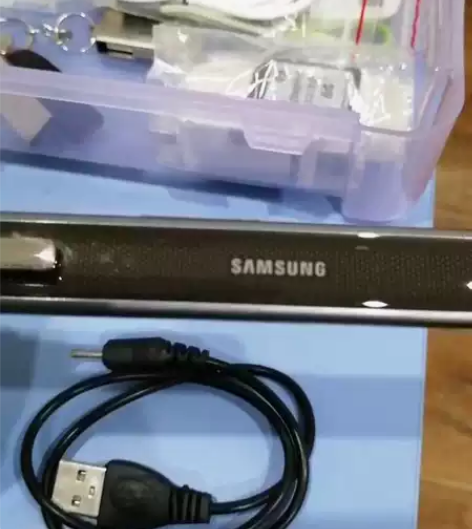 处理闲置的蓝牙耳机和三星原装蓝笔式牙耳机，...