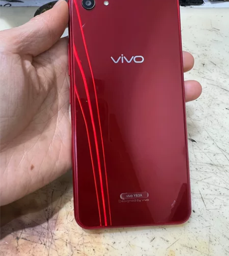 vivo y83   4+64G  内爆，...