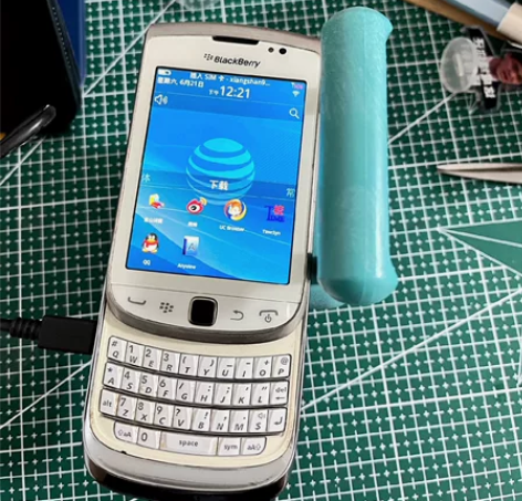 黑莓 9800全键盘触屏 滑盖 wifi电...