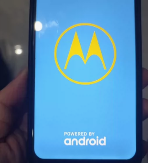 备用手机Moto p30，手机还很新，一切...